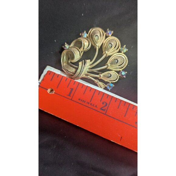 Vintage Lisner Gold-Tone Peacock Feather Brooch With Aurora Borealis Rhinestones - Picture 3 of 6
